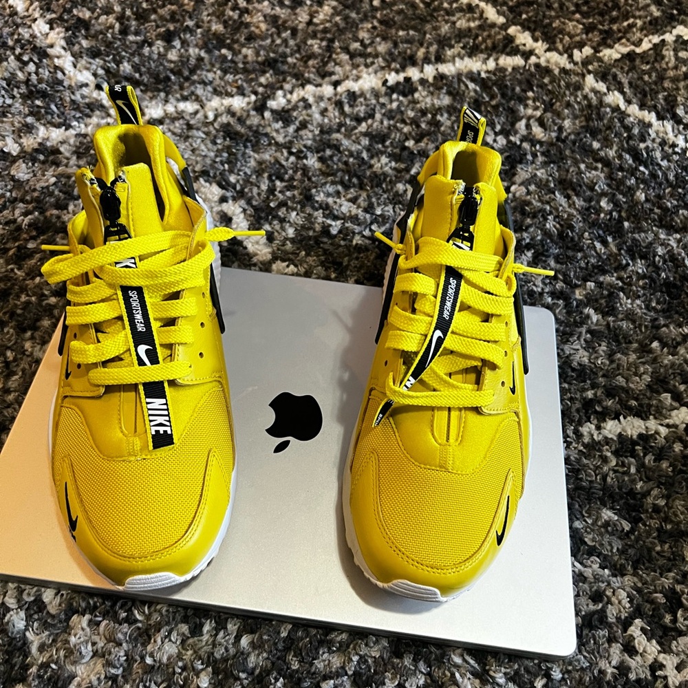 Air huarache, tennis shoes